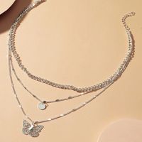 Vintage Style Circle Butterfly Ferroalloy Plating Silver Plated Women's Pendant Necklace main image 2