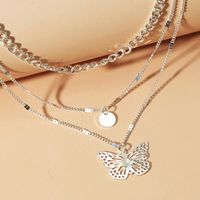 Vintage Style Circle Butterfly Ferroalloy Plating Silver Plated Women's Pendant Necklace main image 3