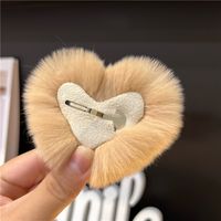 Women's Cute Simple Style Heart Shape Rabbit Fur Hair Clip main image 3