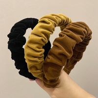 Vintage Style Solid Color Velvet Pleated Hair Band main image 2