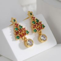 1 Paire Élégant Noël Sucré Sapin De Noël Flocon De Neige Placage Incruster Le Cuivre Zircon Plaqué Or 18k Boucles D'oreilles main image 4