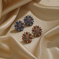 1 Pair Vintage Style Flower Plating Inlay Copper Artificial Crystal Zircon 18k Gold Plated Ear Studs main image 1