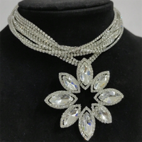 Retro French Style Flower Silver Plated Rhinestones Alloy Wholesale Pendant Necklace main image 4