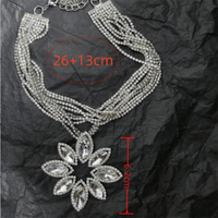 Retro French Style Flower Silver Plated Rhinestones Alloy Wholesale Pendant Necklace main image 3