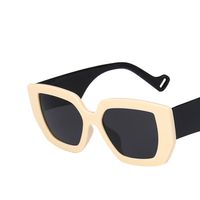 Europäische Und Amerikanische Trendbox Sonnenbrille Mit Weitem Bein  Neue Farblich Passende Sonnenbrille Für Damen sku image 2