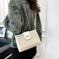 Women's Pu Leather Solid Color Vintage Style Classic Style Streetwear Sewing Thread Metal Button Pillow Shape Zipper Lock Clasp Shoulder Bag sku image 2