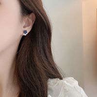 1 Pair Simple Style Flower Plating Inlay Alloy Artificial Pearls Gold Plated Drop Earrings main image 3