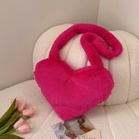 Women's Plush Solid Color Cute Heart-shaped Magnetic Buckle Shoulder Bag main image 5