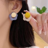 1 Pair Cute Simple Style Classic Style Flower Resin Ear Studs main image 4