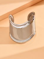 Classic Style Solid Color Alloy Women's Bangle main image 4
