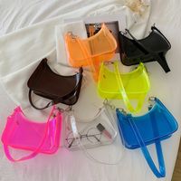 Femmes Toutes Les Saisons Pvc Couleur Unie Vêtement De Rue Forme De Boulette Fermeture Éclair Sac Sous Les Bras main image 1