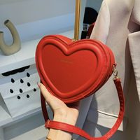 Women's All Seasons Pu Leather Solid Color Streetwear Heart-shaped Zipper Shoulder Bag main image 1