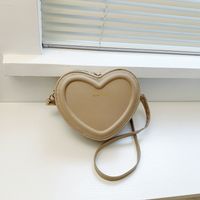 Women's All Seasons Pu Leather Solid Color Streetwear Heart-shaped Zipper Shoulder Bag sku image 2