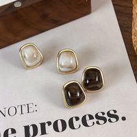 1 Pair Vintage Style Color Block Plating Alloy Resin White Gold Plated Ear Studs main image 5