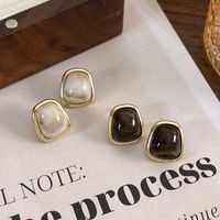 1 Pair Vintage Style Color Block Plating Alloy Resin White Gold Plated Ear Studs main image 4
