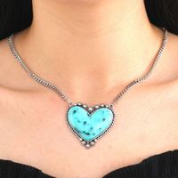 Ethnic Style Heart Shape Gold Plated Alloy Wholesale Pendant Necklace main image 1
