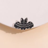 Vintage Style Letter Bat Alloy Plating Unisex Brooches main image 4
