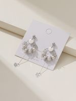 1 Pair Elegant Solid Color Flower Plating Hollow Out Inlay Alloy Artificial Diamond Drop Earrings main image 1