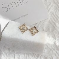 1 Pair Simple Style Classic Style Geometric Inlay Alloy Artificial Rhinestones White Gold Plated Gold Plated Ear Studs sku image 4