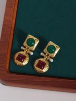 1 Pair Retro Round Plating Inlay Alloy Resin 18k Gold Plated Drop Earrings sku image 1