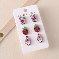 3 Pairs Vintage Style Heart Shape Strawberry Wood Ear Studs main image 4