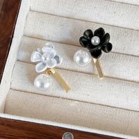 1 Pair Elegant Princess Flower Imitation Pearl Alloy Gold Plated Ear Studs main image 8