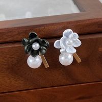 1 Pair Elegant Princess Flower Imitation Pearl Alloy Gold Plated Ear Studs sku image 1