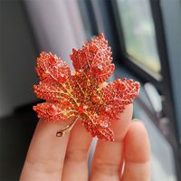 Vintage Style Maple Leaf Alloy Plating Inlay Rhinestones Women's Brooches main image 5