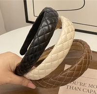 Retro Simple Style Solid Color Pu Leather Hair Band main image 1
