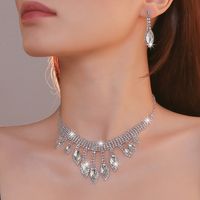 Elegante Señora Geométrico Aleación Ahuecar Embutido Diamantes De Imitación Mujeres Aretes Collar sku image 17