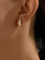 1 Pair Simple Style Classic Style Solid Color Inlay Copper Rhinestones Gold Plated Hoop Earrings main image 1