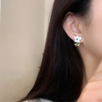 1 Pair Elegant Lady Flower Inlay Alloy Artificial Rhinestones Gold Plated Drop Earrings main image 5
