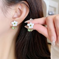 1 Pair Elegant Lady Flower Inlay Alloy Artificial Rhinestones Gold Plated Drop Earrings main image 3