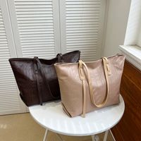 Women's Pu Leather Solid Color Streetwear Square Zipper Tote Bag main image 1