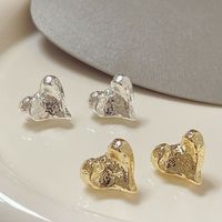 1 Pair Vintage Style Heart Shape Plating Alloy Gold Plated Ear Studs main image 1