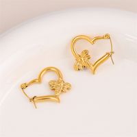 1 Pair Simple Style Irregular Heart Shape Bee Plating 201 Stainless Steel 18K Gold Plated Ear Studs main image 4