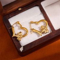 1 Pair Simple Style Irregular Heart Shape Bee Plating 201 Stainless Steel 18K Gold Plated Ear Studs main image 6