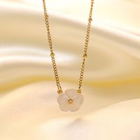 304 Stainless Steel 18K Gold Plated Vintage Style Plating Flower Pendant Necklace main image 1