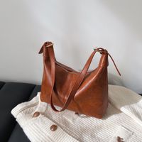 Women's Pu Leather Solid Color Elegant Sewing Thread Pillow Shape Zipper Shoulder Bag main image 1