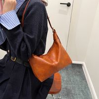 Femmes Faux Cuir Couleur Unie Élégant Fil À Coudre Forme D'oreiller Fermeture Éclair Sac D'épaule main image 7