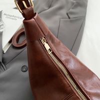 Women's Pu Leather Solid Color Elegant Sewing Thread Pillow Shape Zipper Shoulder Bag main image 2