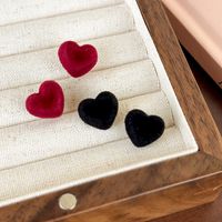 1 Pair Princess Sexy Solid Color Heart Shape Patchwork Flocking Ear Studs main image 1