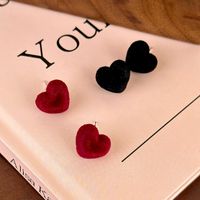 1 Pair Princess Sexy Solid Color Heart Shape Patchwork Flocking Ear Studs main image 8