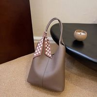 Women's All Seasons Pu Leather Round Dots Solid Color Elegant Vintage Style Classic Style Ribbon Sewing Thread Square Zipper Hidden Buckle Shoulder Bag Tote Bag main image 1
