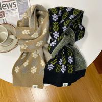 Women's Elegant Flower Acrylic Scarf main image 1