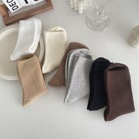 Unisexe Style Simple Couleur Unie Coton Crew Socks Une Paire main image 3