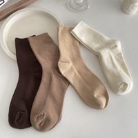 Unisexe Style Simple Couleur Unie Coton Crew Socks Une Paire main image 2