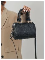 Women's Pu Leather Solid Color Vintage Style Pillow Shape Zipper Handbag main image 5