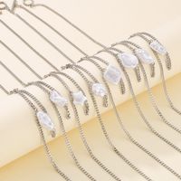 Großhandel Einfacher Stil Geometrisch Einfarbig Rostfreier Stahl Perlmutt Überzug Halskette Mit Anhänger main image 4