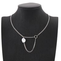 Großhandel Einfacher Stil Geometrisch Einfarbig Rostfreier Stahl Perlmutt Überzug Halskette Mit Anhänger sku image 3